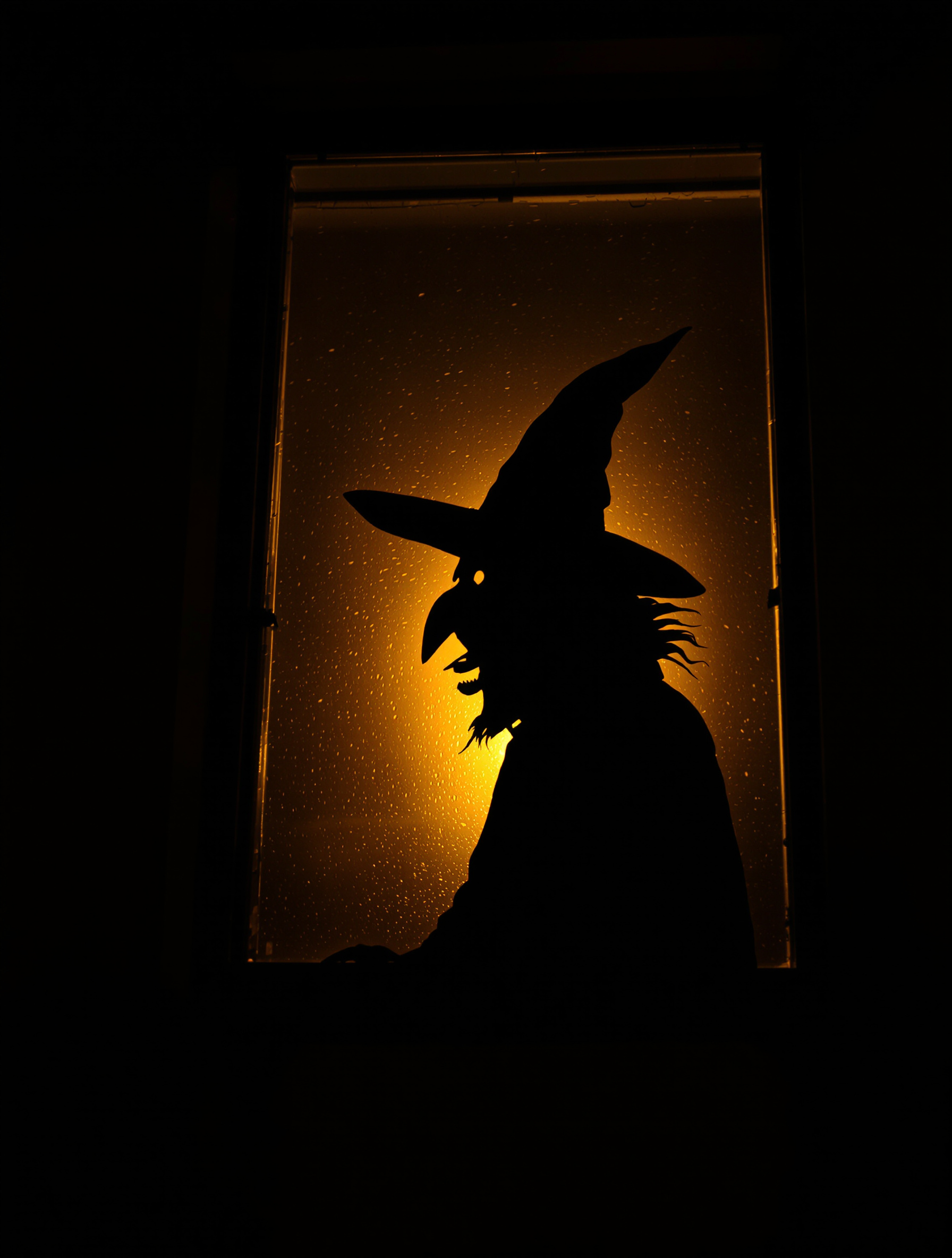 Silhouette sorcière fenêtre Halloween théâtre ombres